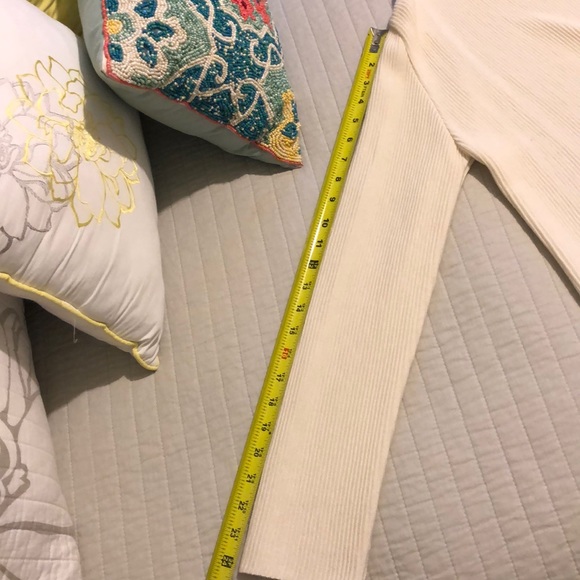 Ruffle KARTON Cardigan - Picture 7 of 8